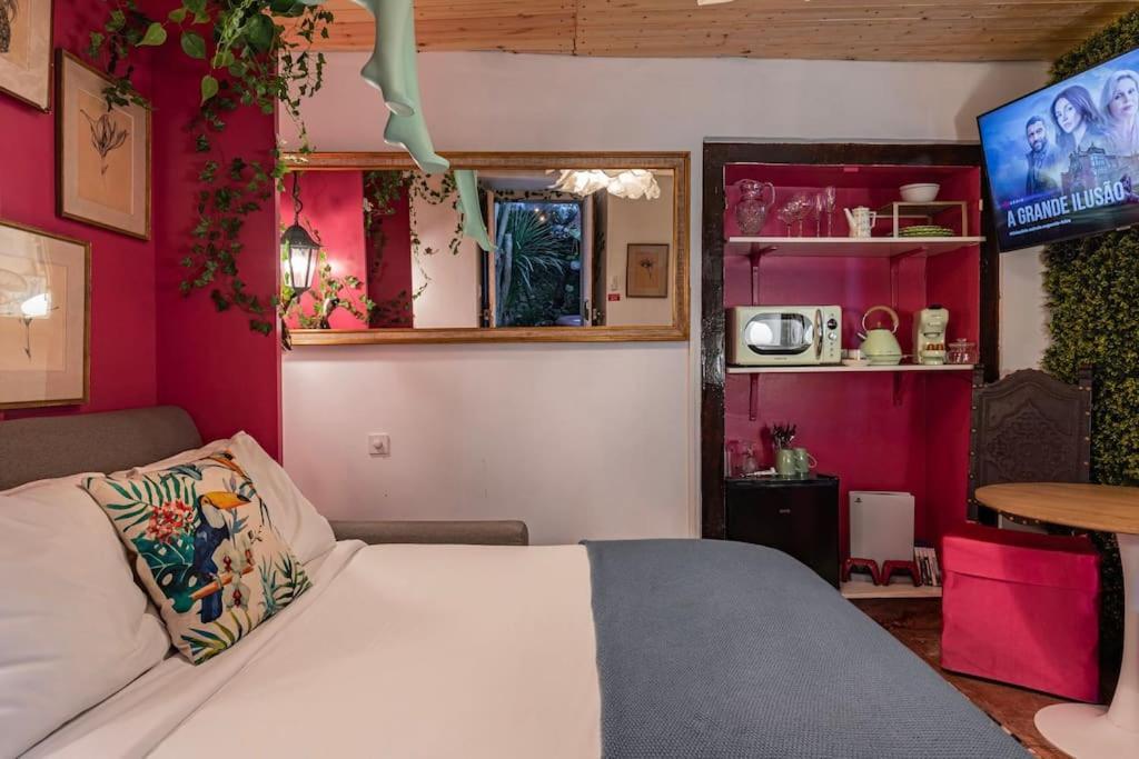 Unique Tiny Smart Home With Private Garden, Jacuzzi, Ps5, Cinema Projector - Sintra Wow Екстериор снимка