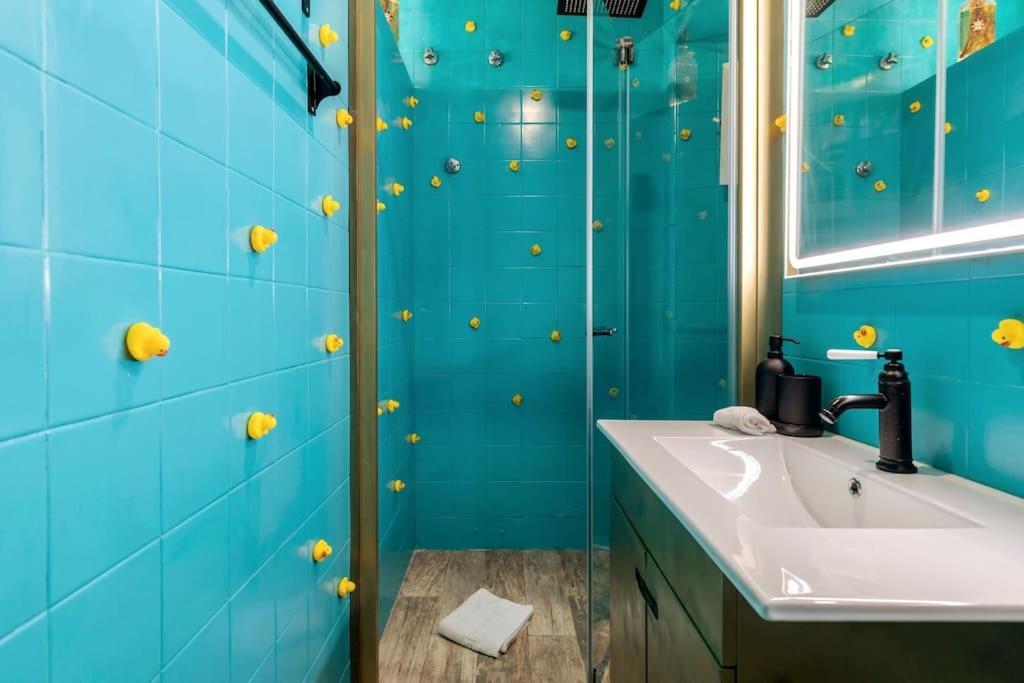 Unique Tiny Smart Home With Private Garden, Jacuzzi, Ps5, Cinema Projector - Sintra Wow Екстериор снимка